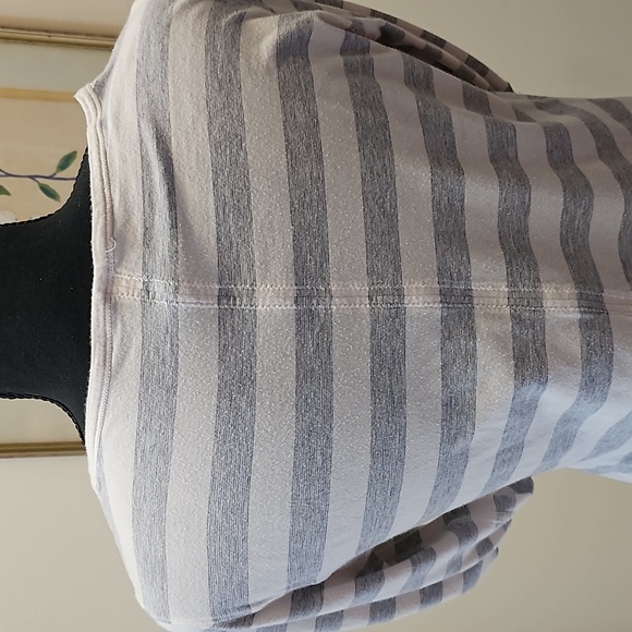 206. Lululemon Devotion long sleeve - Picture 6 of 8